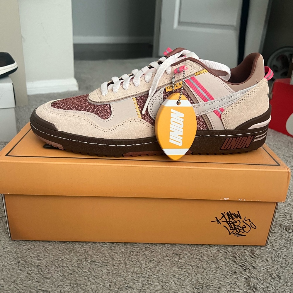 Men's Brown and Pink Sneakers